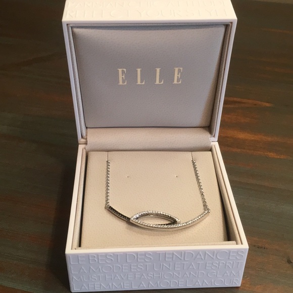 Elle Tuxedo Necklace - Picture 6 of 9